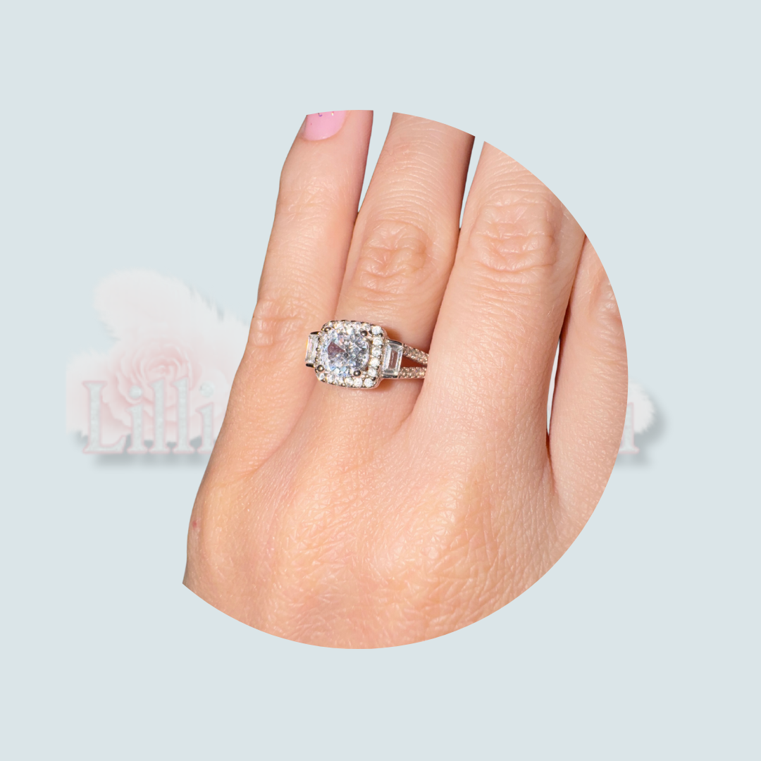 Inel elegant cu brațe