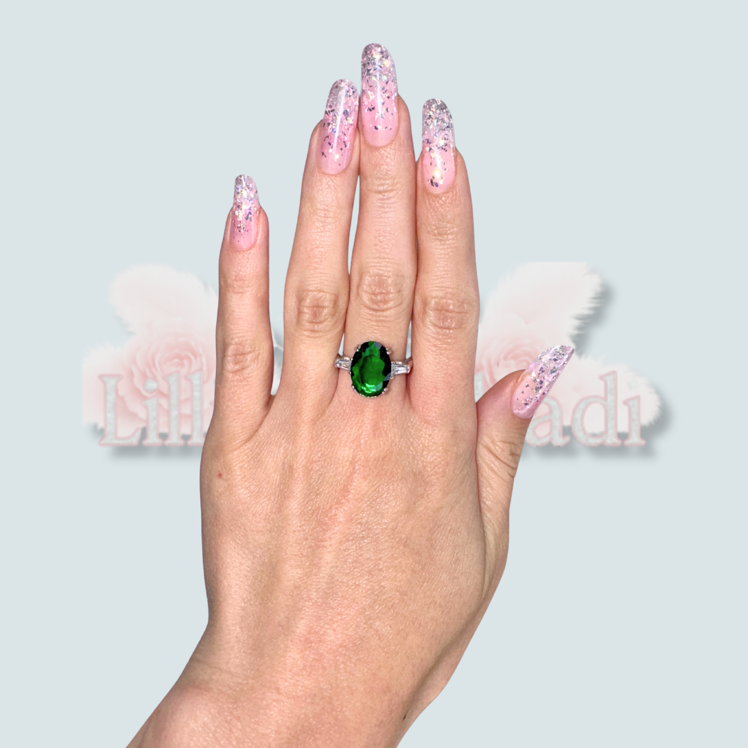 Inel cu oval verde si baghete